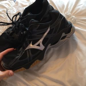 Mizuno volleyball shoes